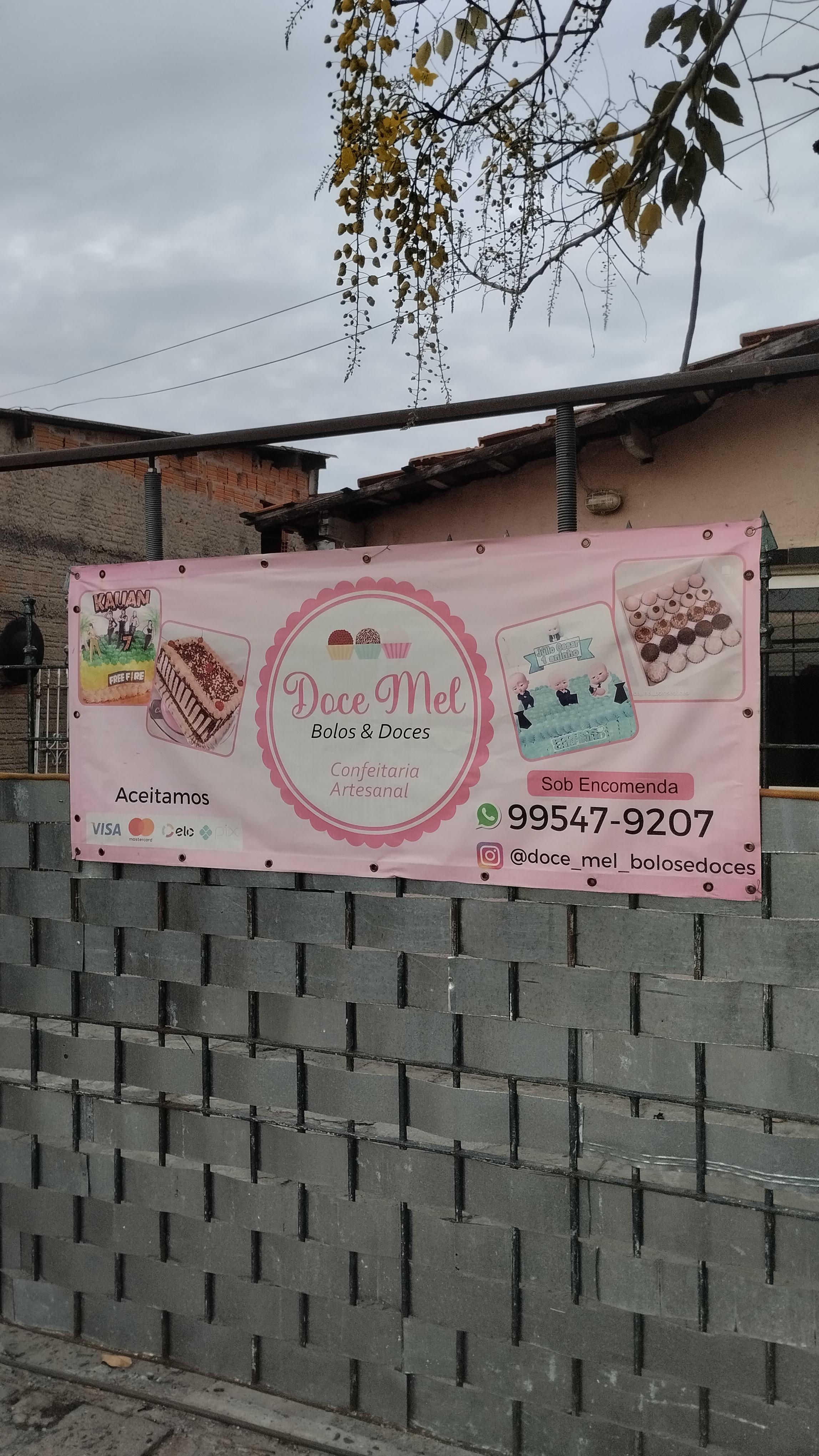 Doce Mel Bolos e Doces